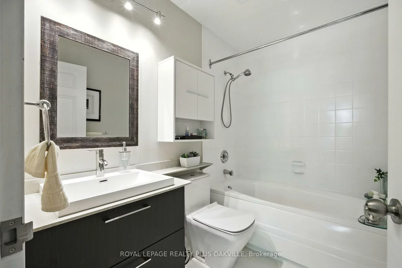 2511, Lakeshore, 1001 - BR Bronte, Oakville