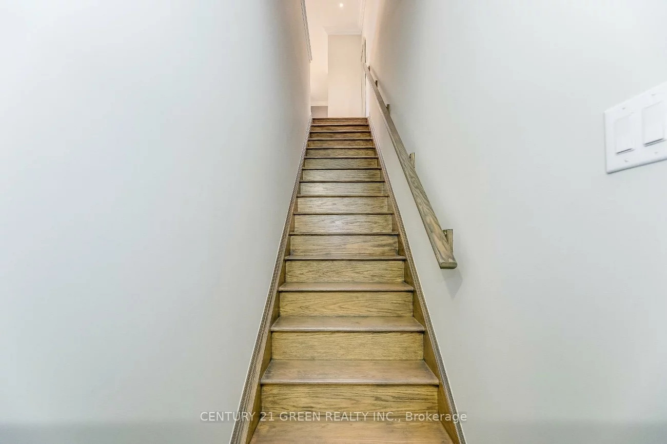 263, Georgian, 1015 - RO River Oaks, Oakville