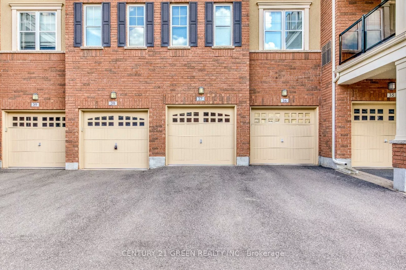 263, Georgian, 1015 - RO River Oaks, Oakville