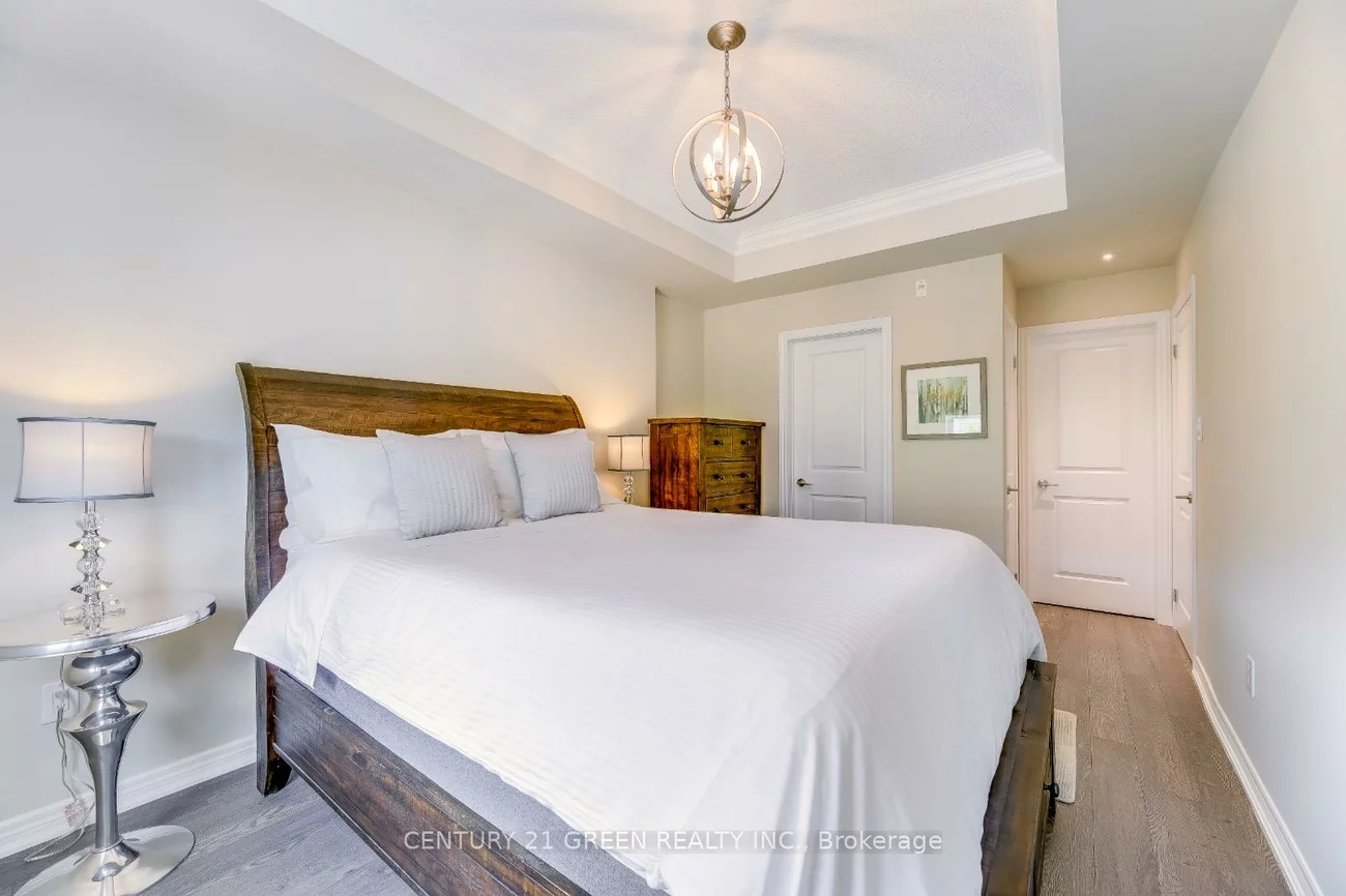 263, Georgian, 1015 - RO River Oaks, Oakville