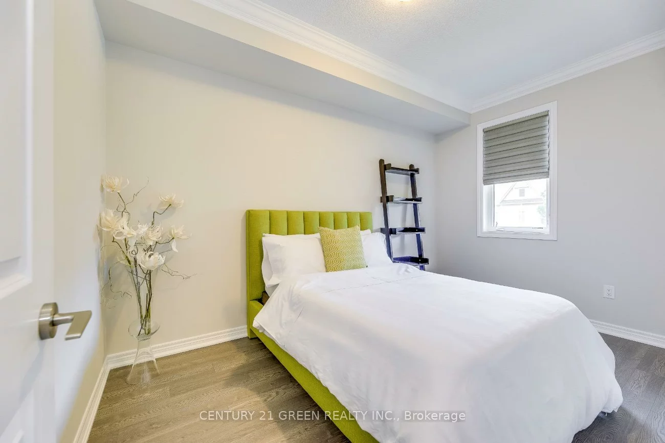 263, Georgian, 1015 - RO River Oaks, Oakville