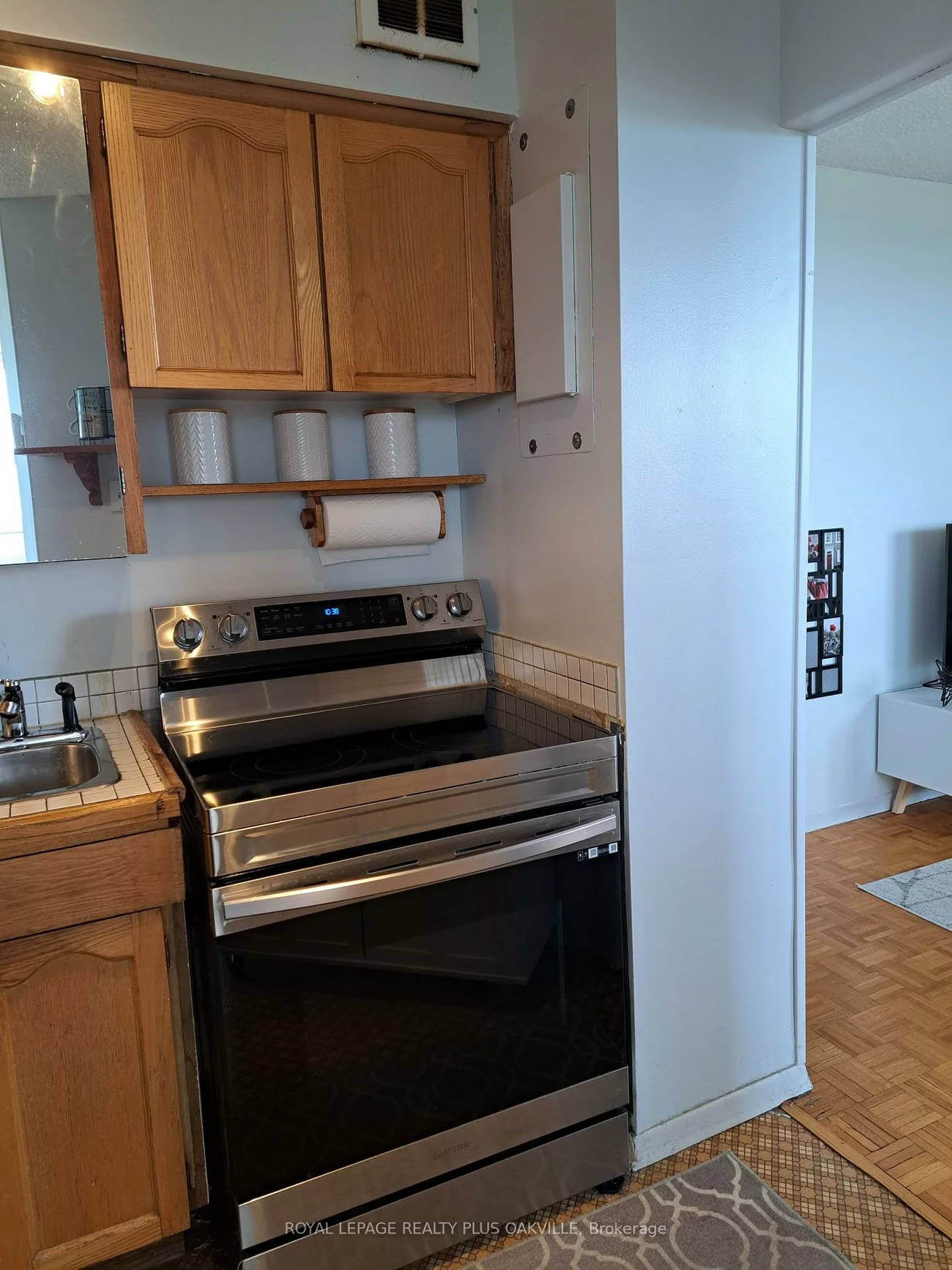 212, Kerr, 1002 - CO Central, Oakville
