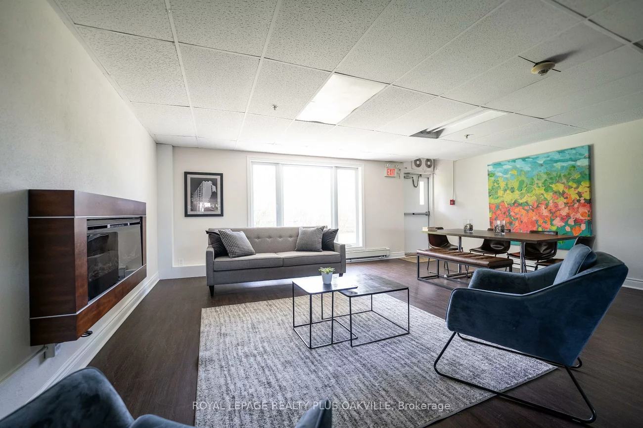212, Kerr, 1002 - CO Central, Oakville