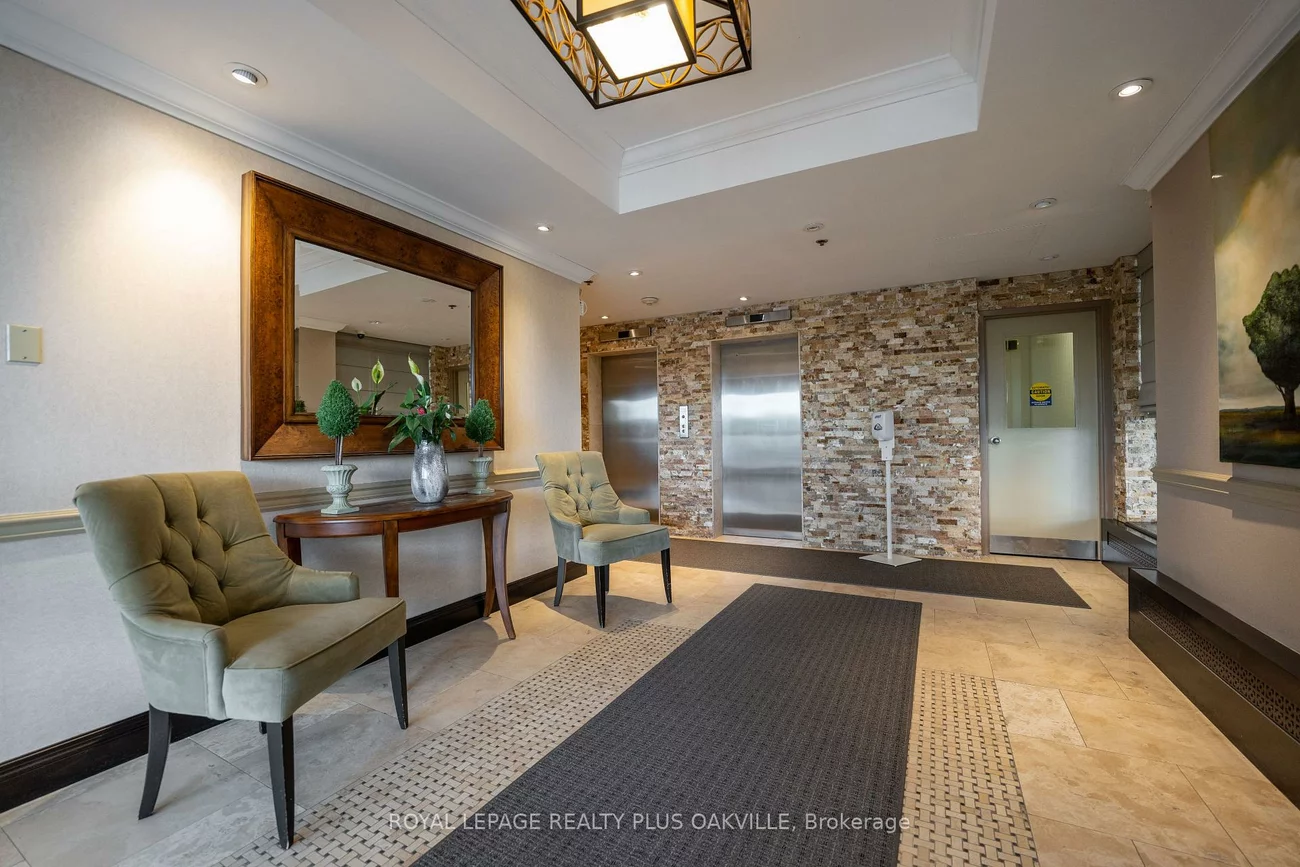 212, Kerr, 1002 - CO Central, Oakville