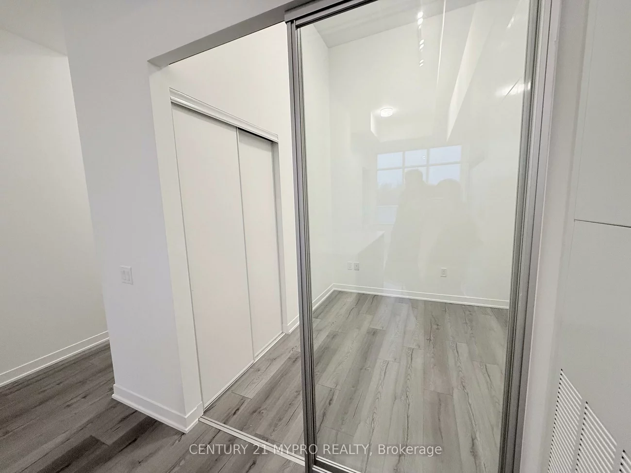 395, Dundas, 1008 - GO Glenorchy, Oakville