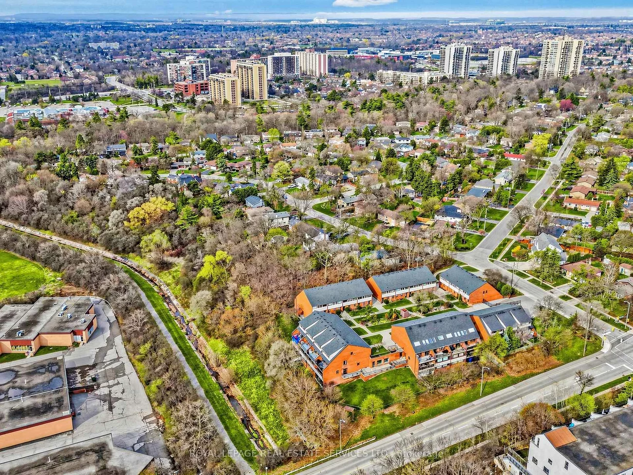 530, Falgarwood, 1005 - FA Falgarwood, Oakville