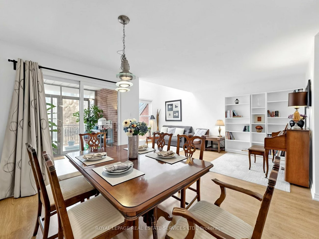 530, Falgarwood, 1005 - FA Falgarwood, Oakville