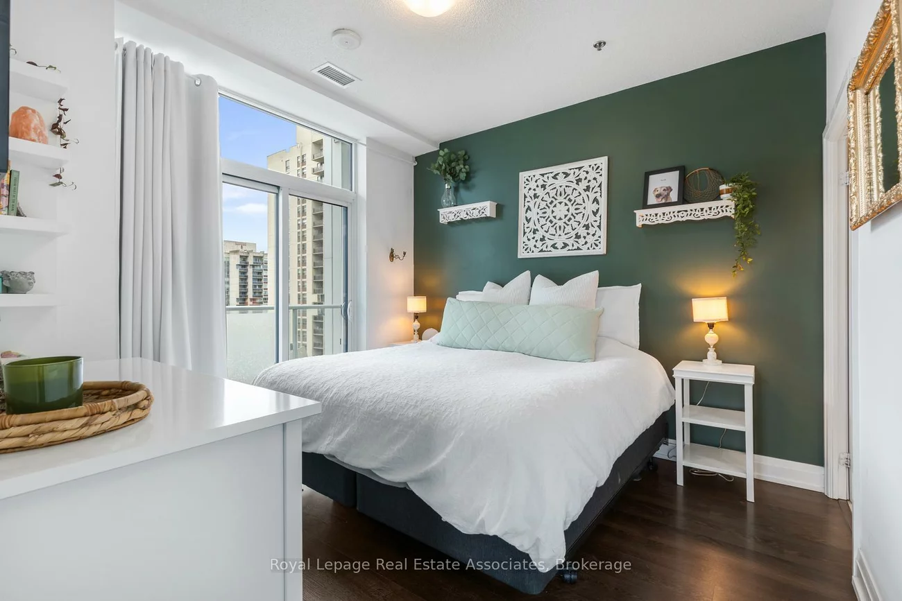 65, Speers, 1002 - CO Central, Oakville