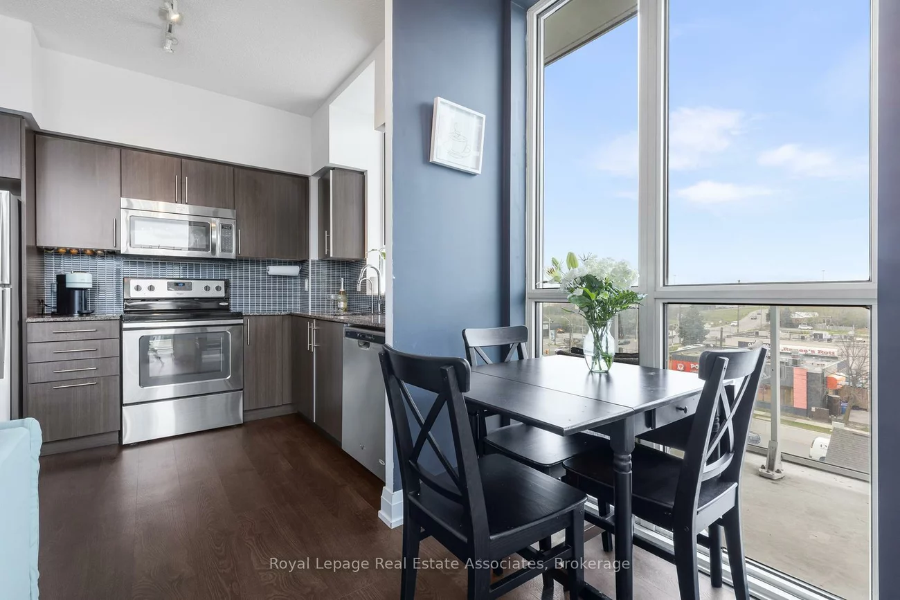 65, Speers, 1002 - CO Central, Oakville