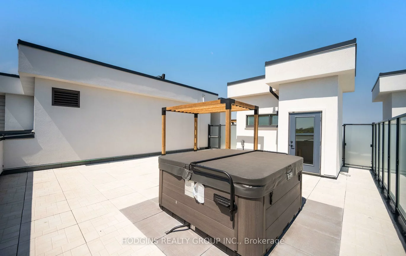 123, Maurice, 1002 - CO Central, Oakville