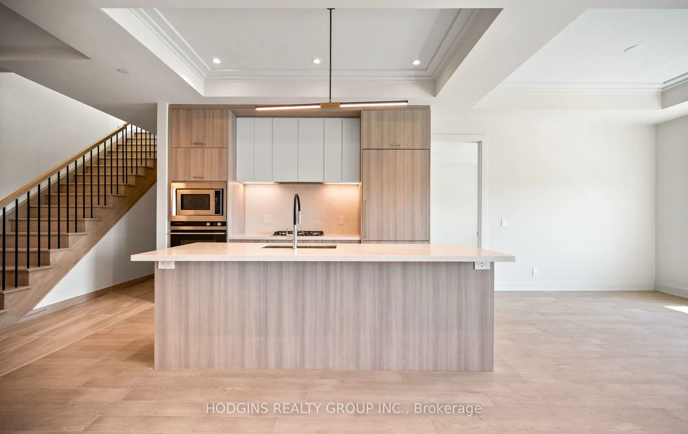 123, Maurice, 1002 - CO Central, Oakville