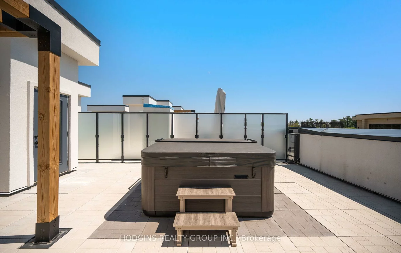 123, Maurice, 1002 - CO Central, Oakville