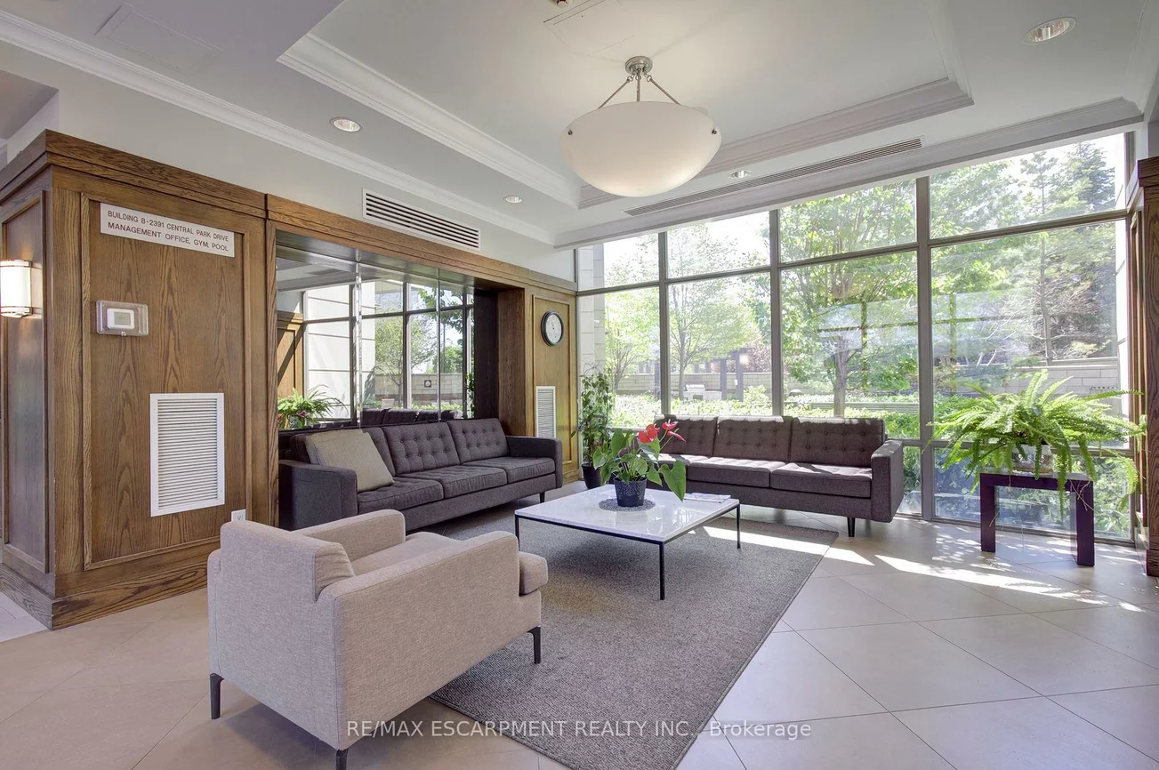2379, Central Park, 1015 - RO River Oaks, Oakville