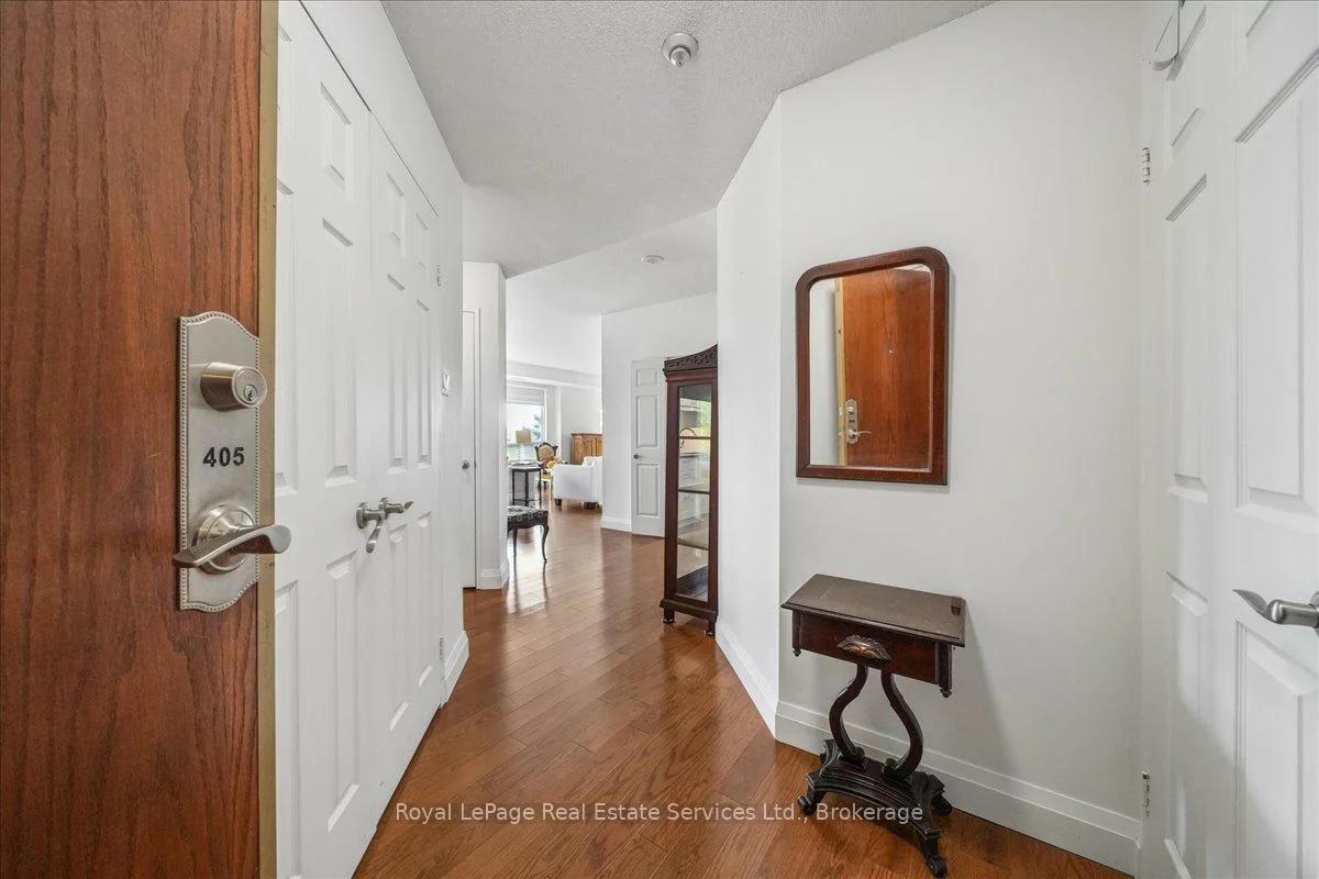 2511, Lakeshore, 1001 - BR Bronte, Oakville