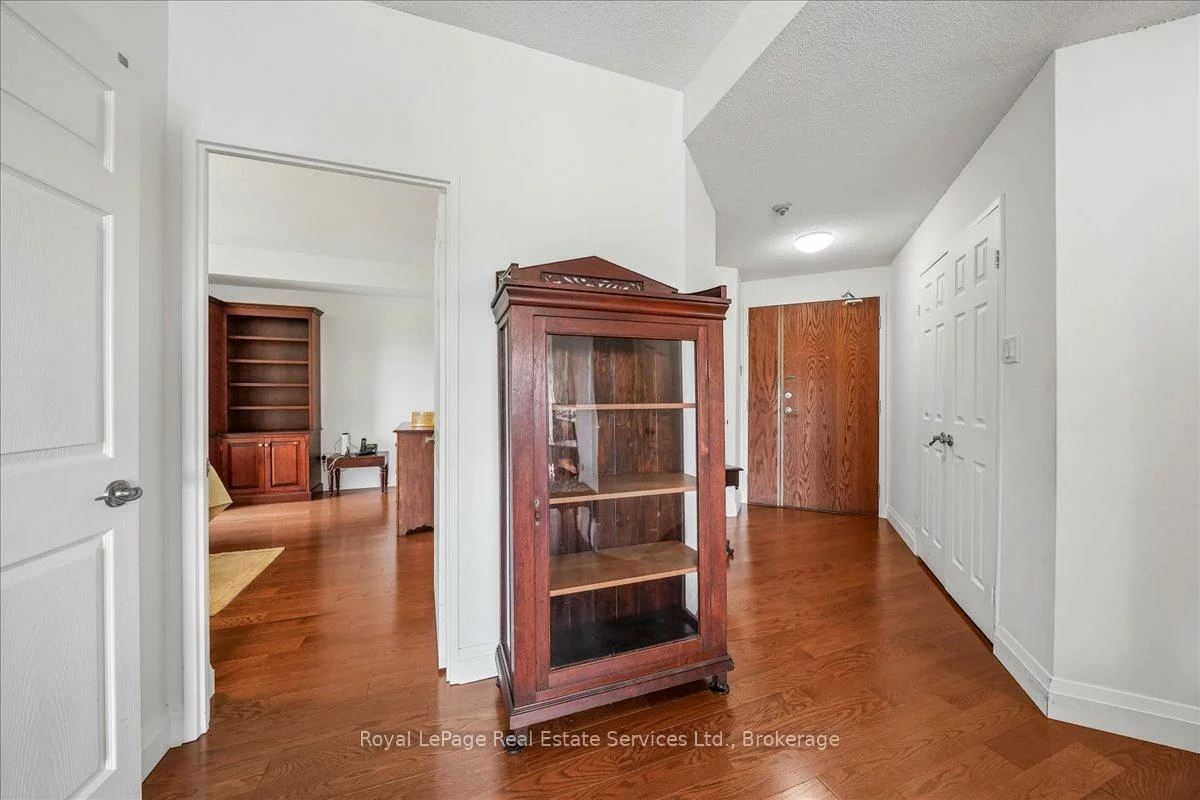 2511, Lakeshore, 1001 - BR Bronte, Oakville