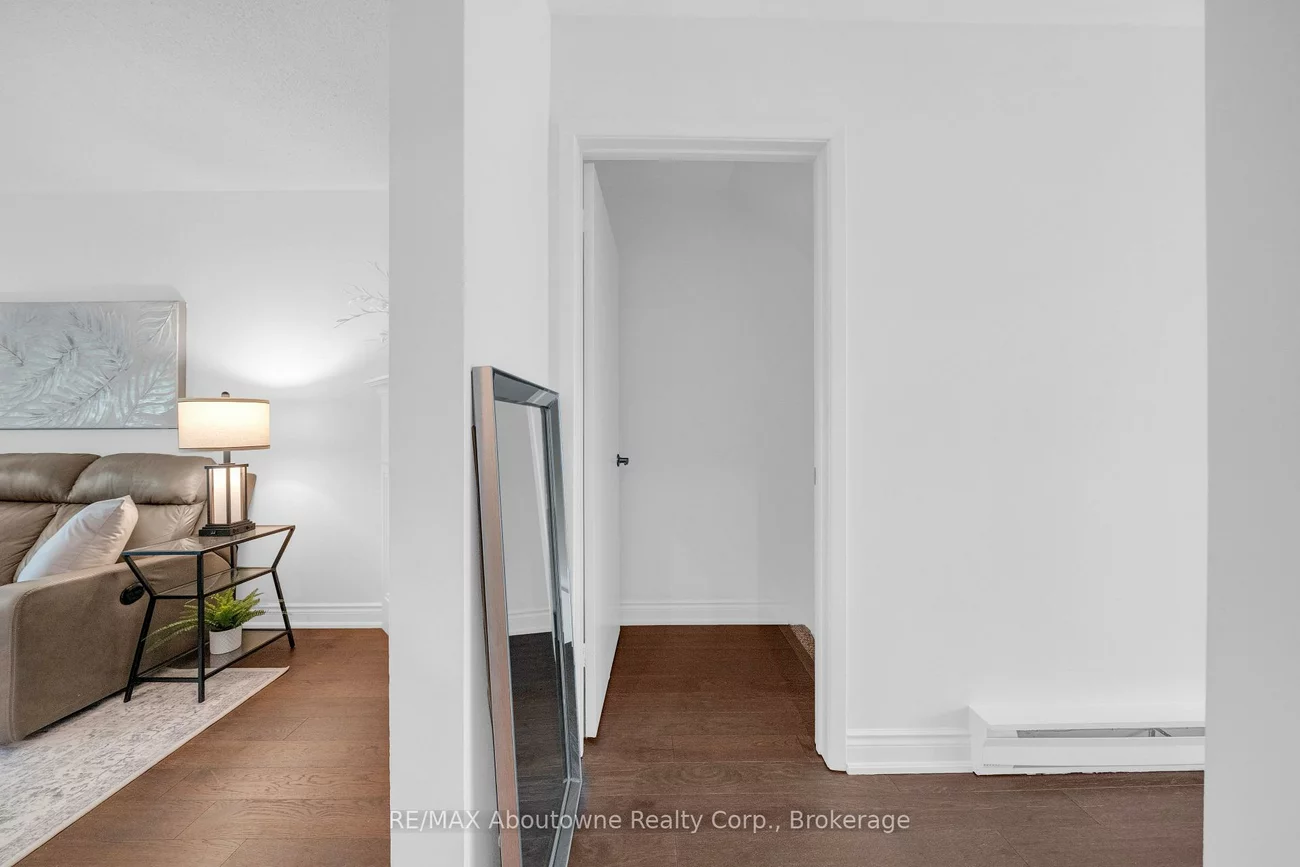 1270, Gainsborough, 1005 - FA Falgarwood, Oakville