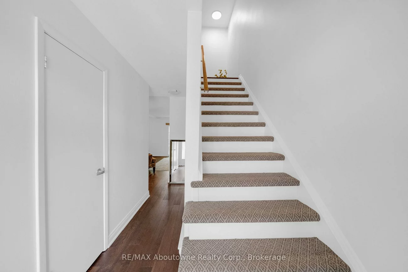 1270, Gainsborough, 1005 - FA Falgarwood, Oakville