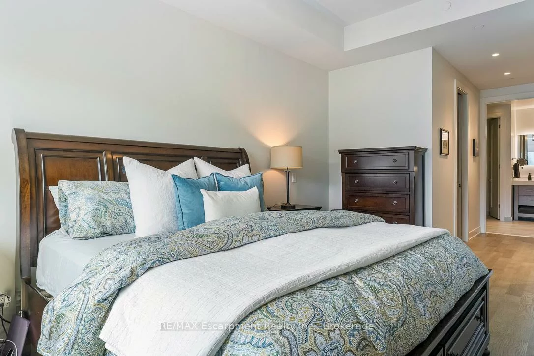 123, Maurice, 1002 - CO Central, Oakville