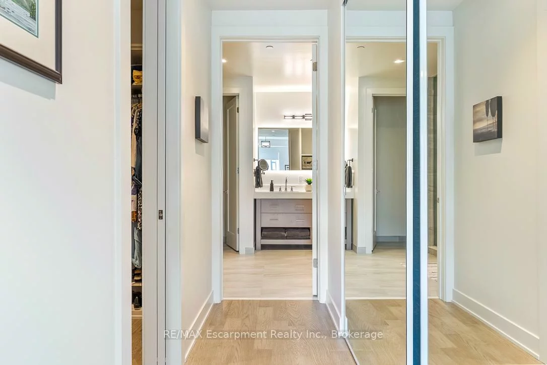 123, Maurice, 1002 - CO Central, Oakville