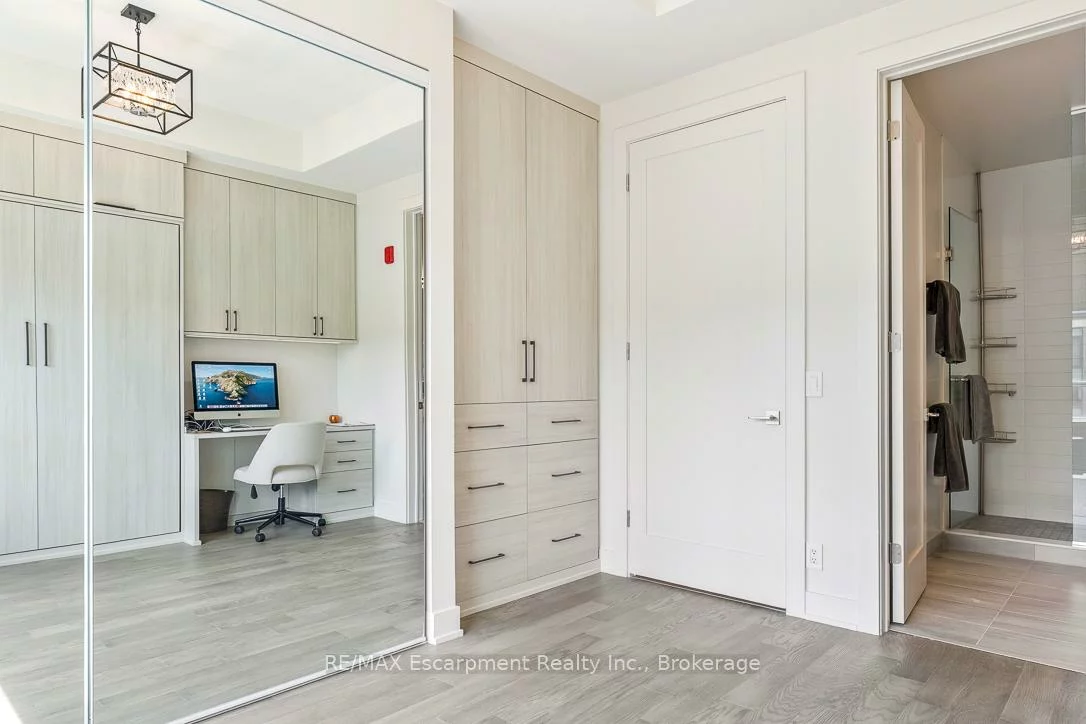 123, Maurice, 1002 - CO Central, Oakville