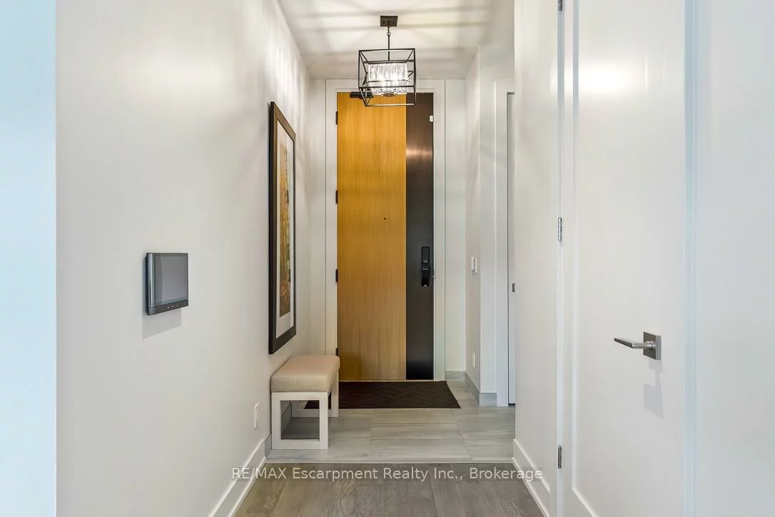 123, Maurice, 1002 - CO Central, Oakville