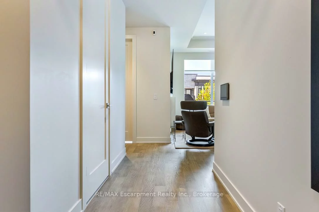 123, Maurice, 1002 - CO Central, Oakville