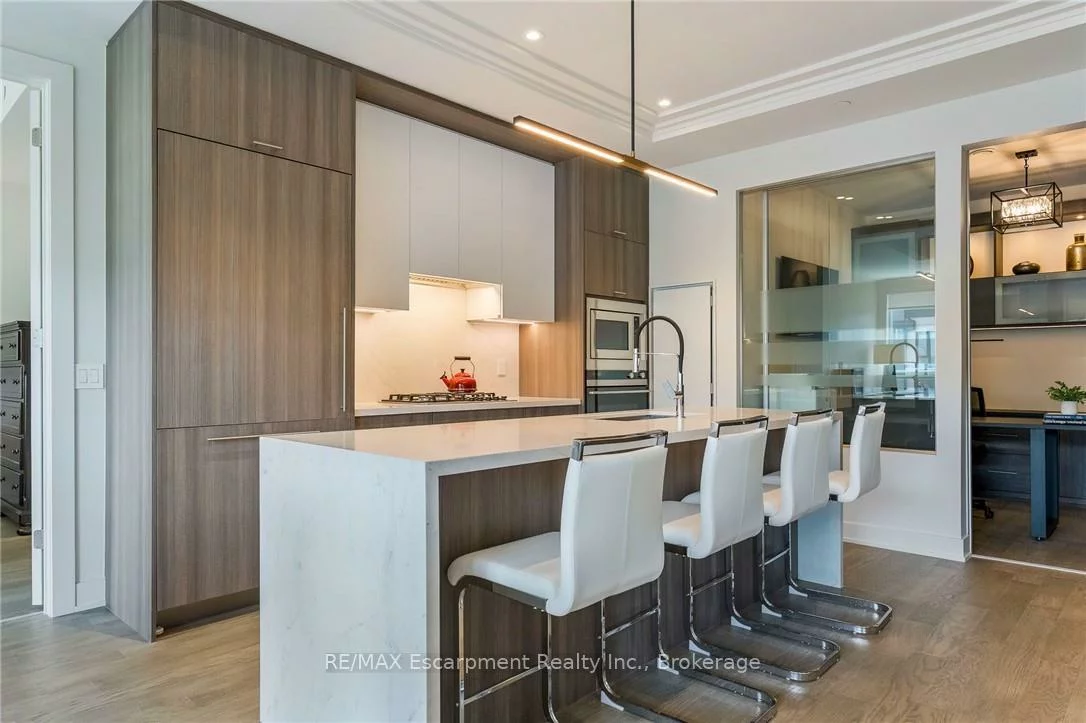 123, Maurice, 1002 - CO Central, Oakville