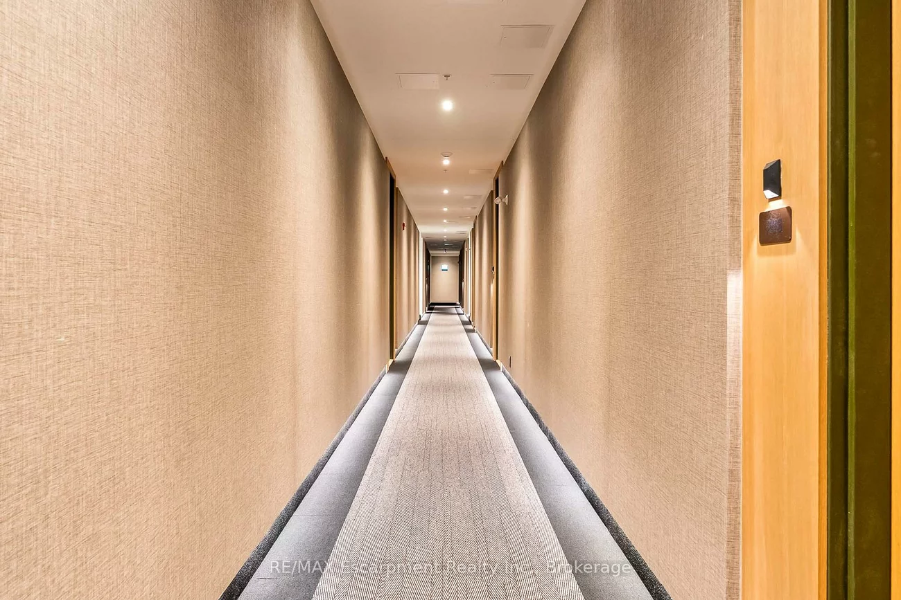 123, Maurice, 1002 - CO Central, Oakville