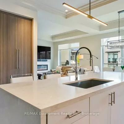 123, Maurice, 1002 - CO Central, Oakville