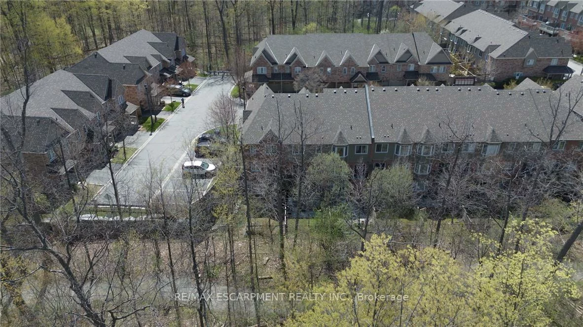 233, Duskywing, 1001 - BR Bronte, Oakville