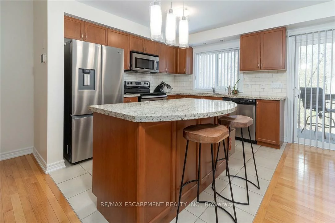 233, Duskywing, 1001 - BR Bronte, Oakville