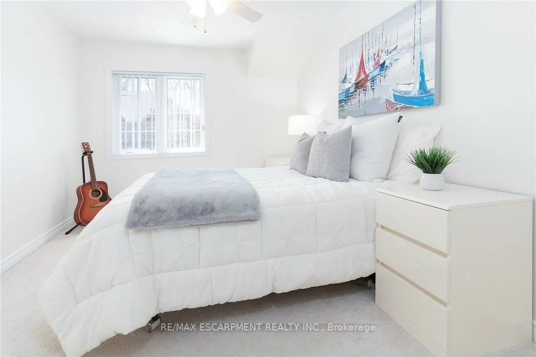 233, Duskywing, 1001 - BR Bronte, Oakville