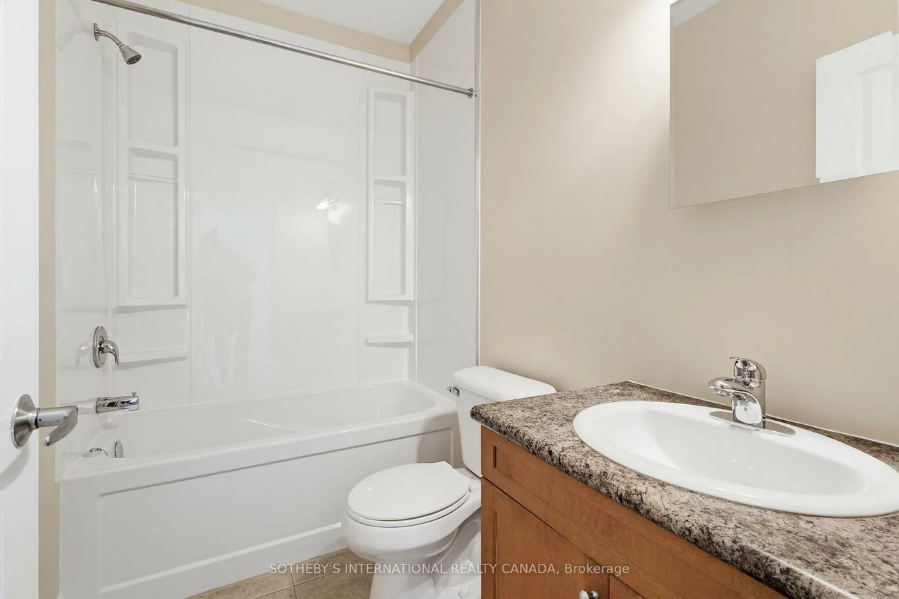 459, Kerr, 1002 - CO Central, Oakville