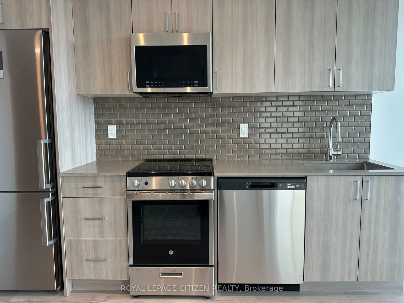 1005, Dundas, 1010 - JM Joshua Meadows, Oakville