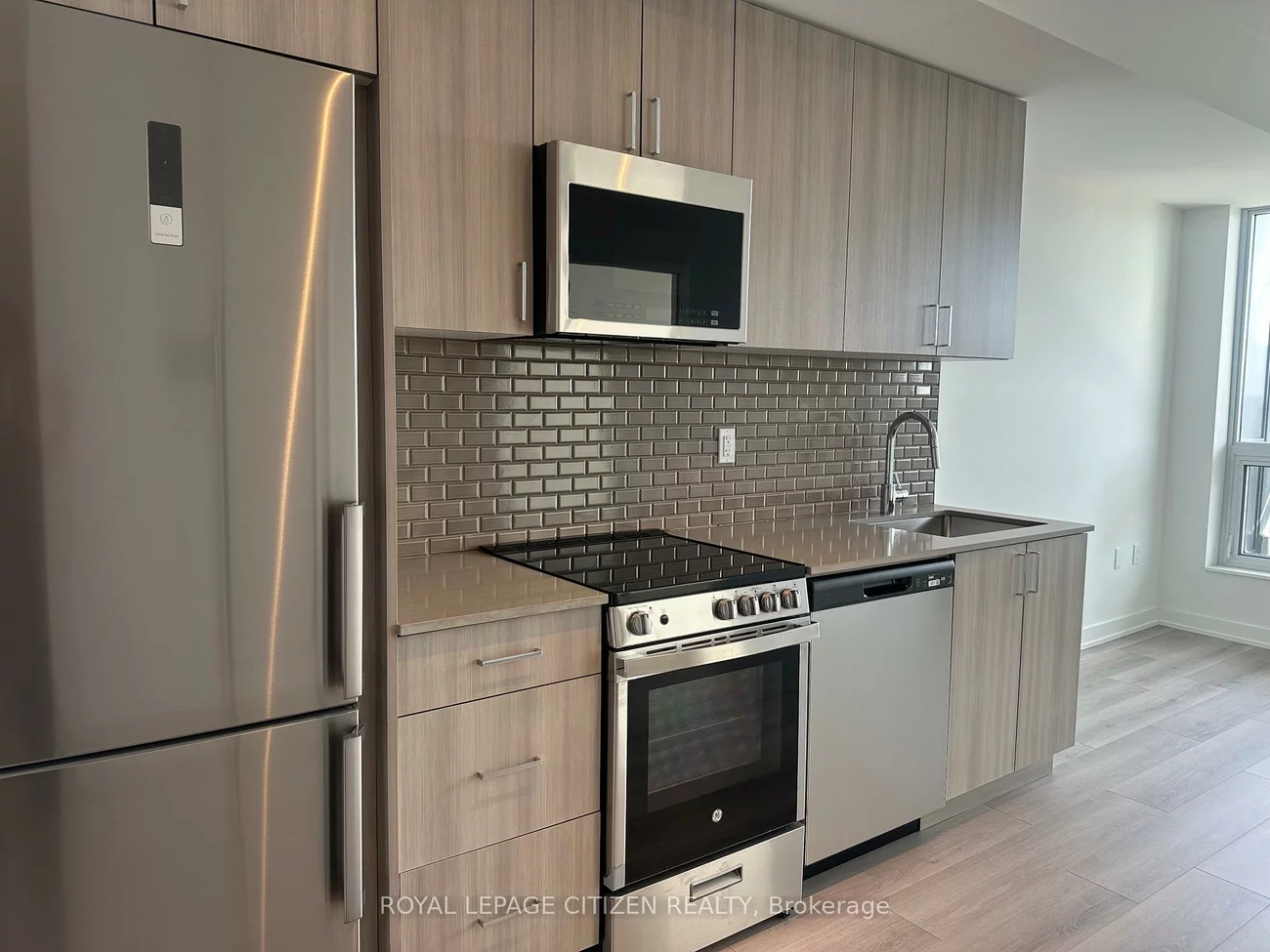 1005, Dundas, 1010 - JM Joshua Meadows, Oakville