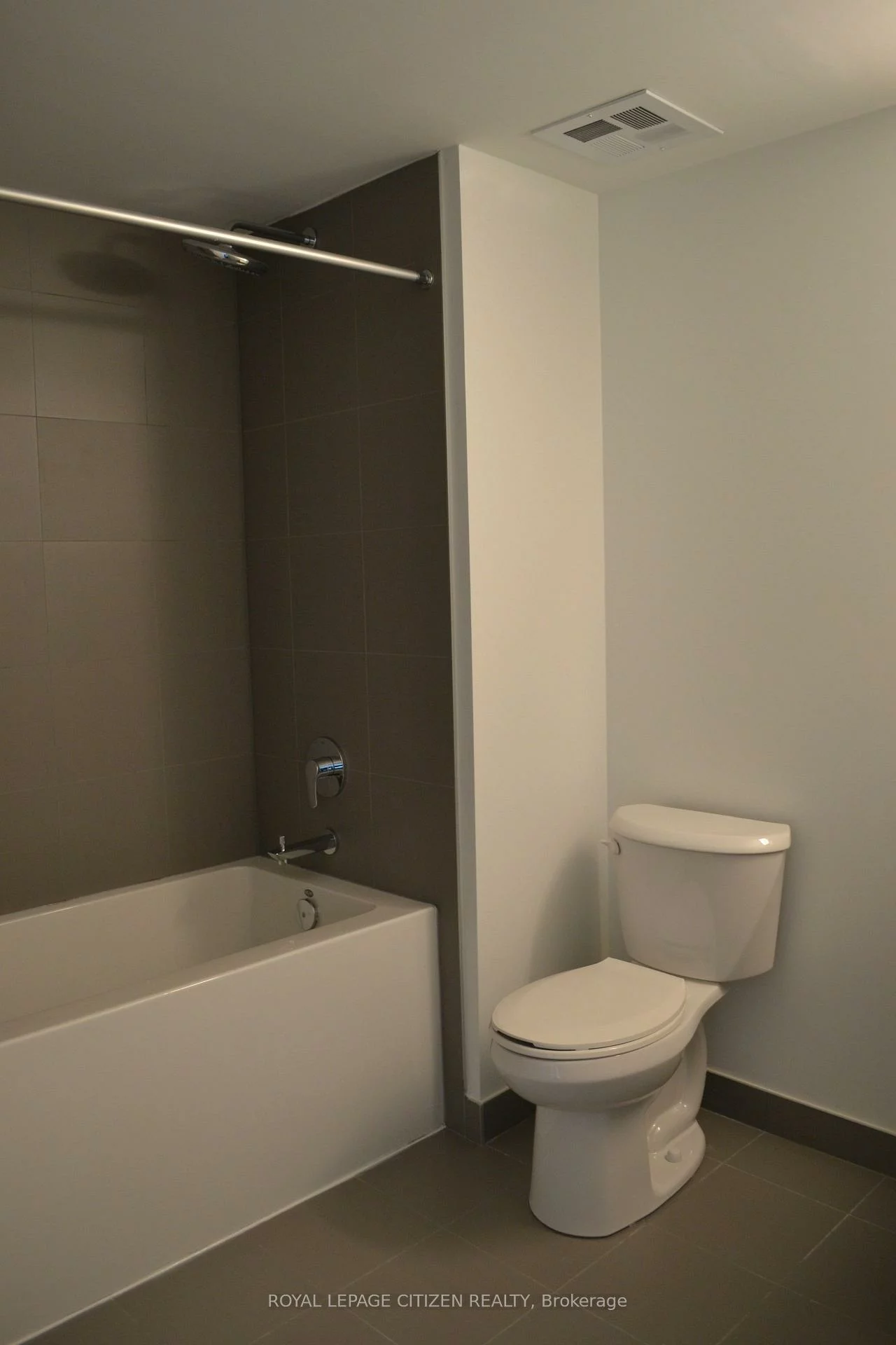 1005, Dundas, 1010 - JM Joshua Meadows, Oakville