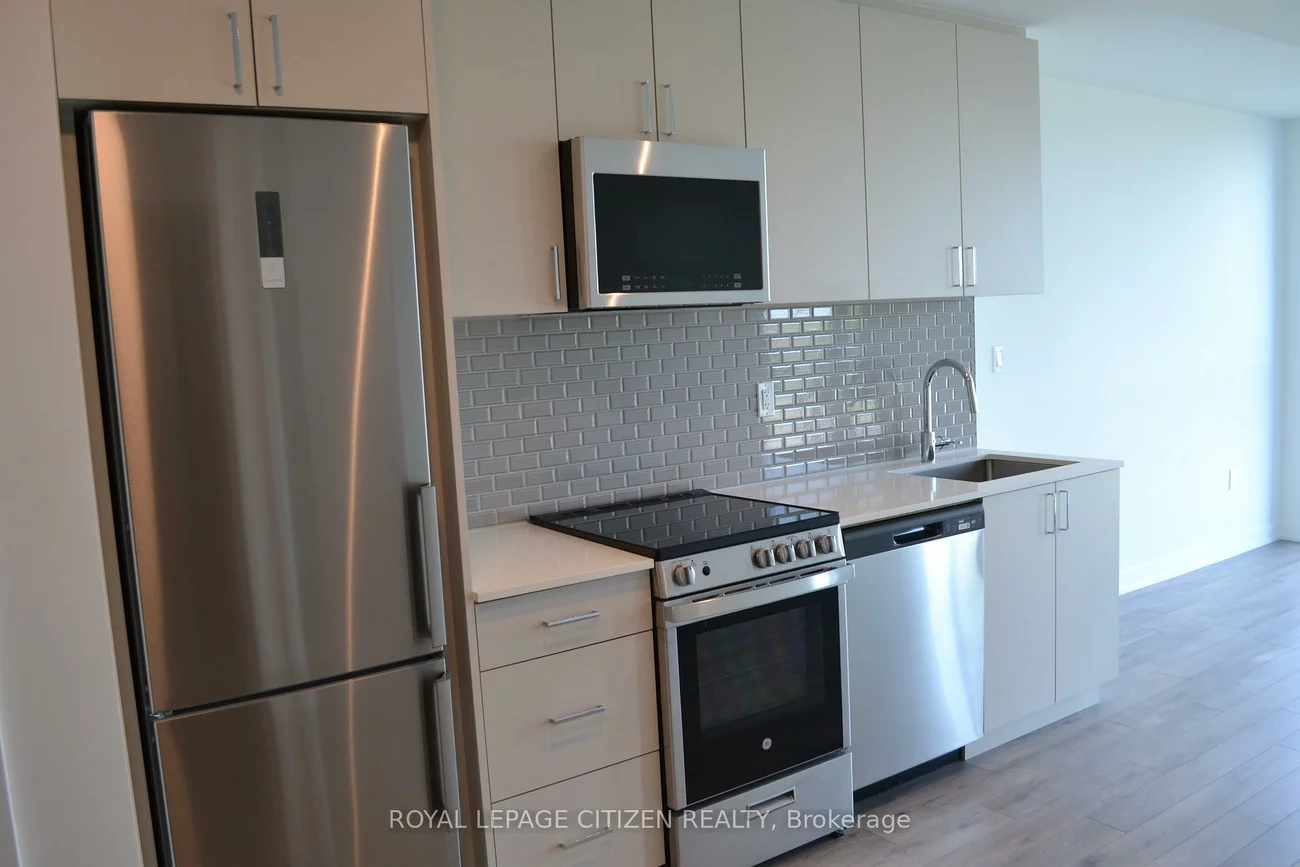 1005, Dundas, 1010 - JM Joshua Meadows, Oakville
