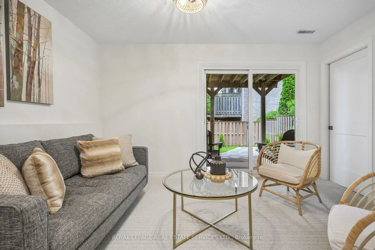 2222, Marine, 1001 - BR Bronte, Oakville