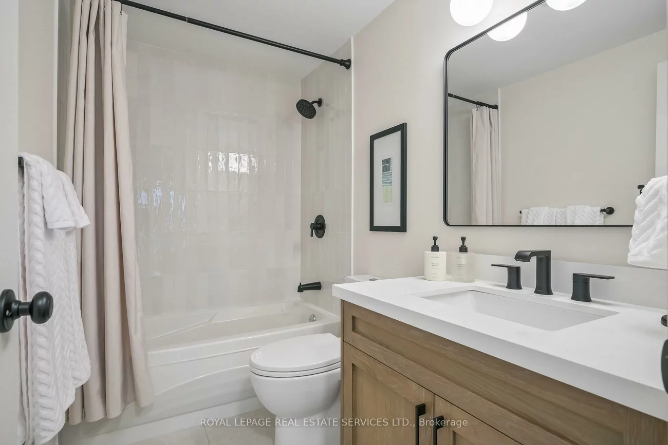 2222, Marine, 1001 - BR Bronte, Oakville