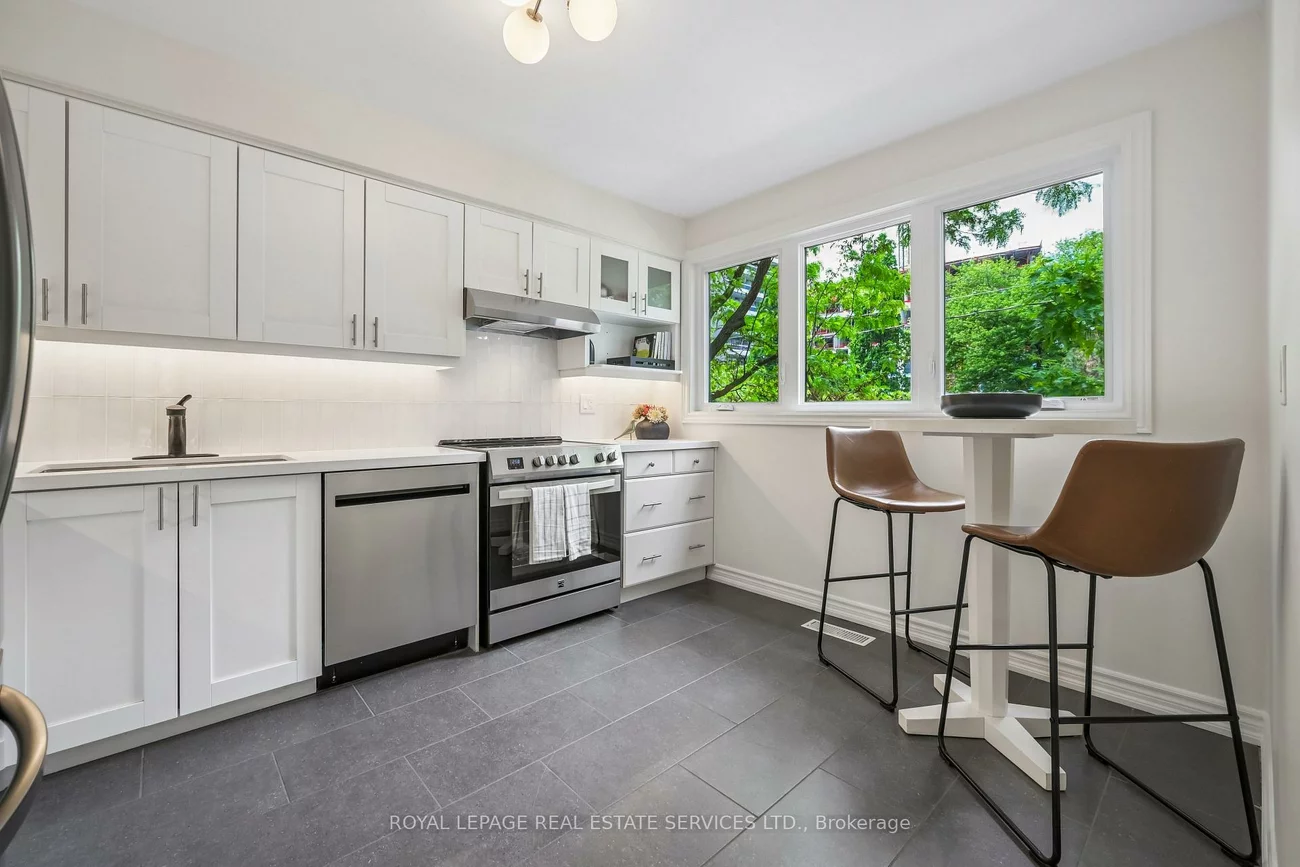 2222, Marine, 1001 - BR Bronte, Oakville