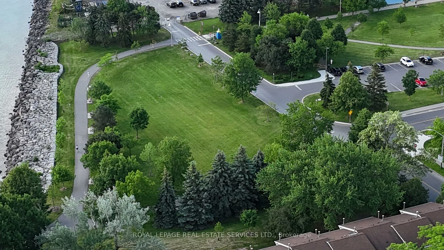 2222, Marine, 1001 - BR Bronte, Oakville