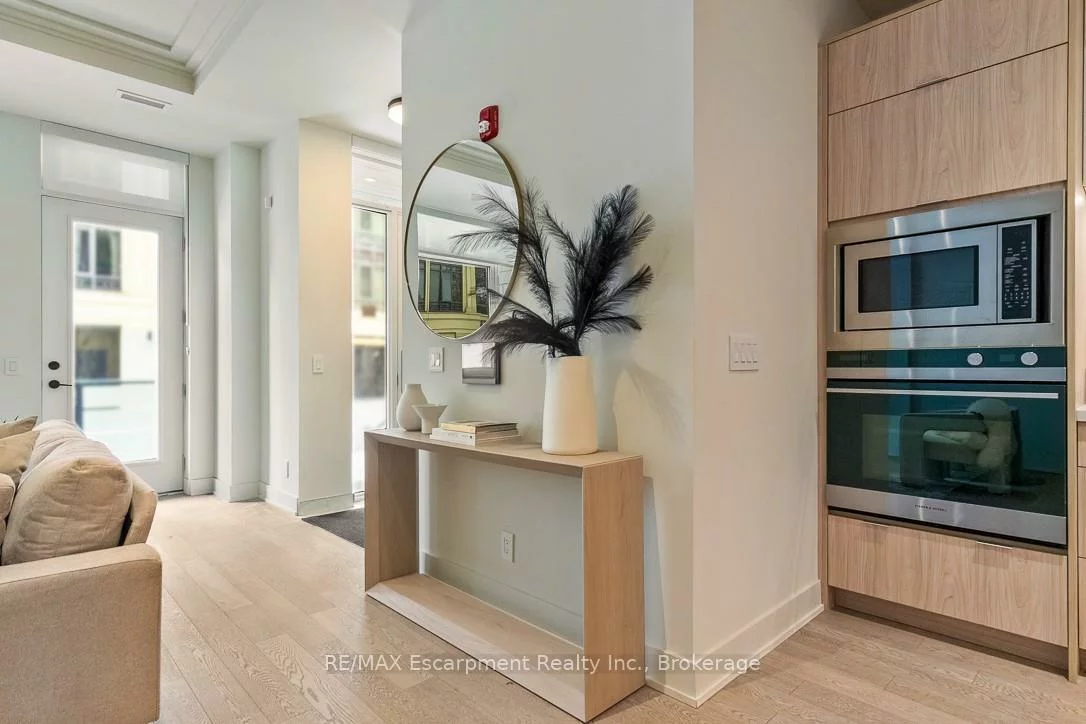 123, Maurice, 1002 - CO Central, Oakville