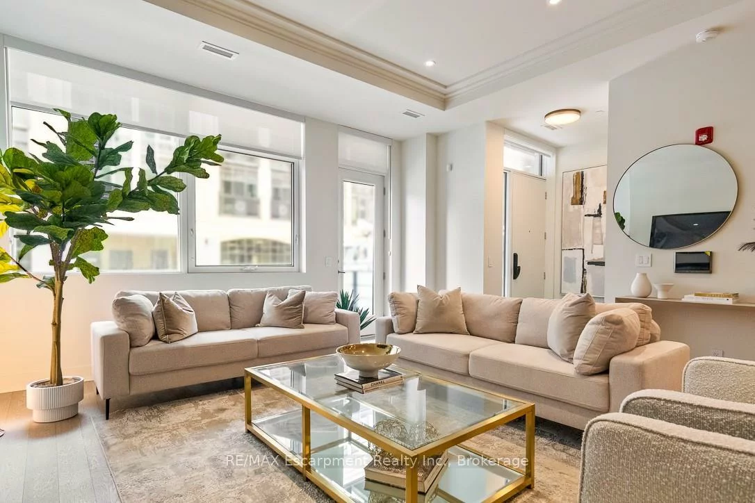 123, Maurice, 1002 - CO Central, Oakville