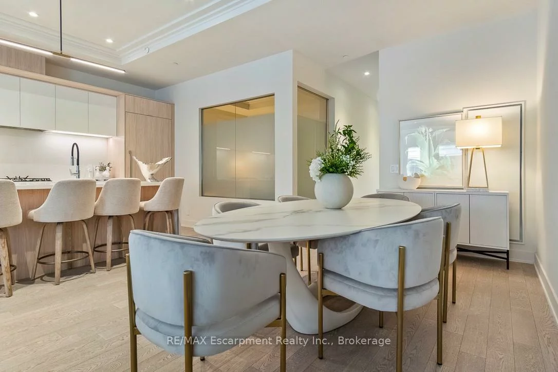 123, Maurice, 1002 - CO Central, Oakville