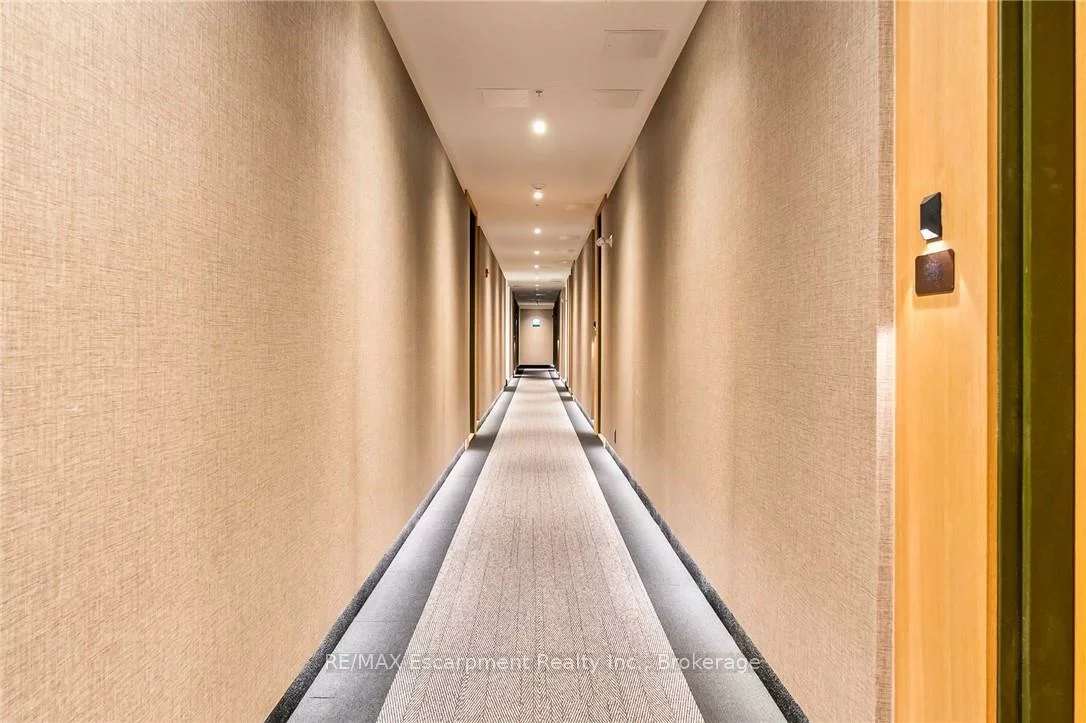 123, Maurice, 1002 - CO Central, Oakville
