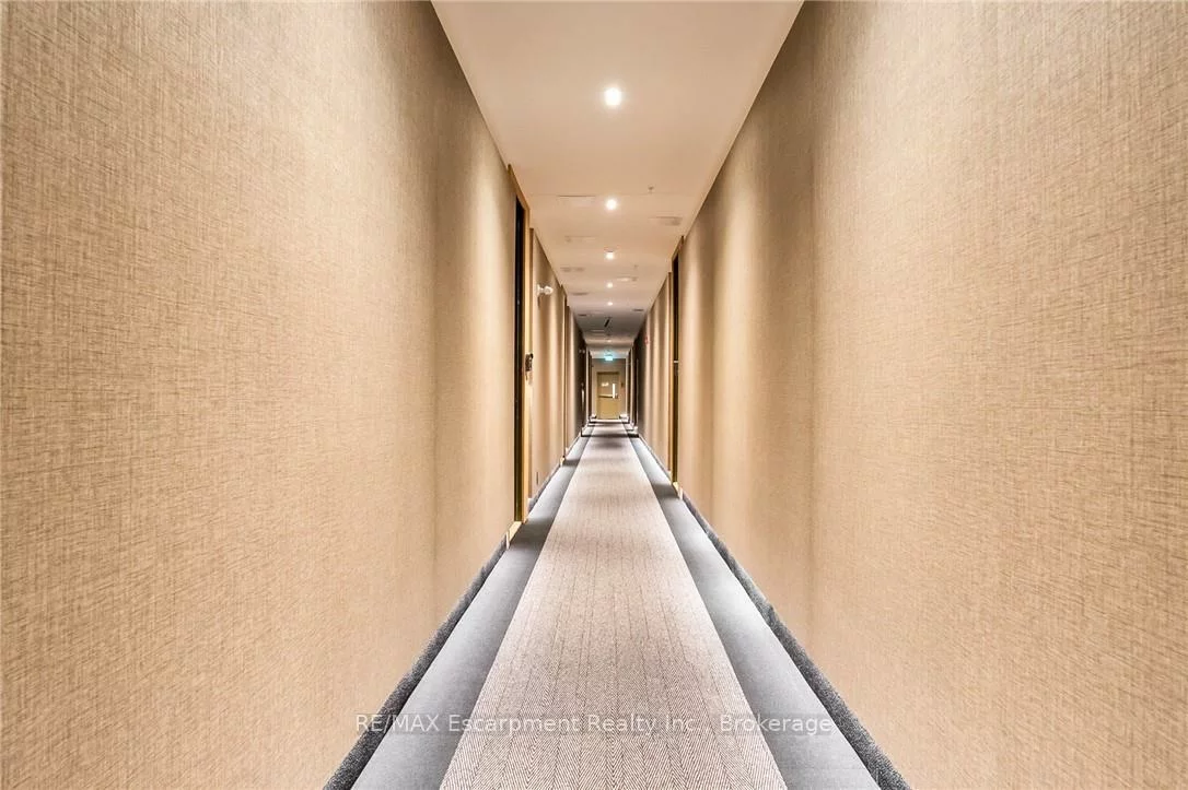 123, Maurice, 1002 - CO Central, Oakville