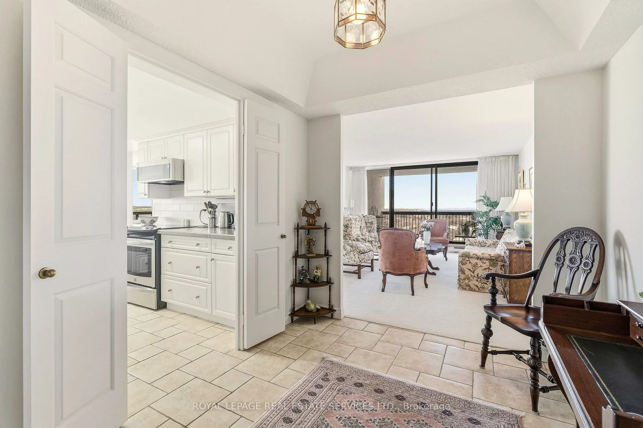 2180, Marine, 1001 - BR Bronte, Oakville