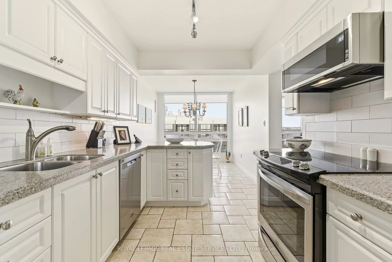 2180, Marine, 1001 - BR Bronte, Oakville