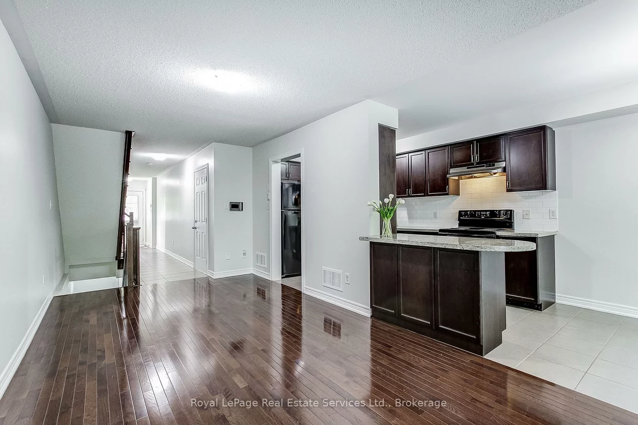 233, Duskywing, 1001 - BR Bronte, Oakville