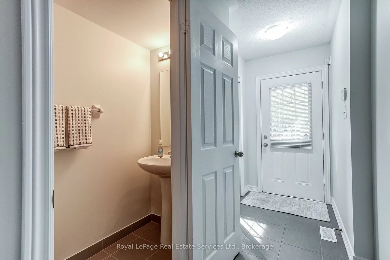 233, Duskywing, 1001 - BR Bronte, Oakville